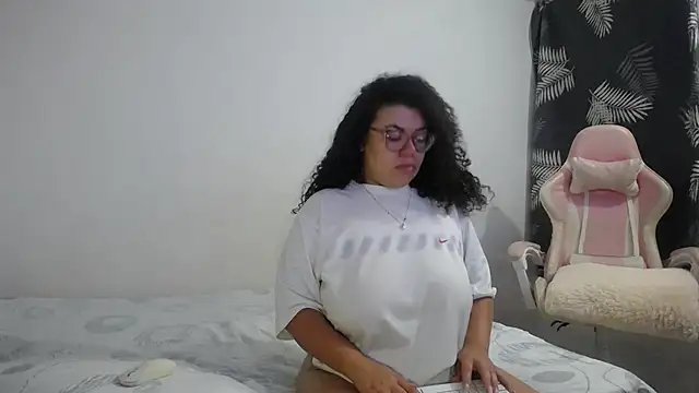 mabigomez00 online show from 11-19-25, 10:04