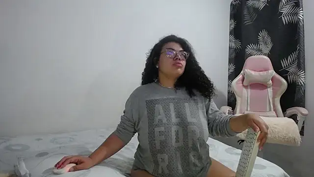 Snapshot of mabigomez00 chatting on 02-06-26, 09:27 mabigomez00 online show from 02-06-26, 09:27