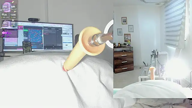 sofi velez online show from 11-09-25, 05:06