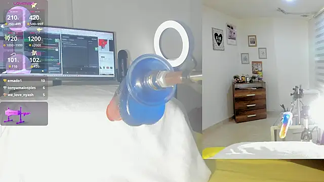 sofi velez online show from 11-04-25, 05:39