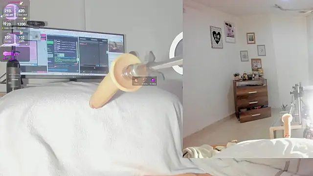 sofi velez online show from 11-16-25, 05:06