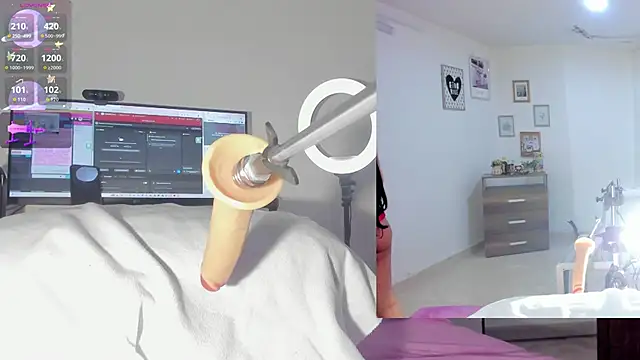 sofi velez online show from 10-15-25, 05:21