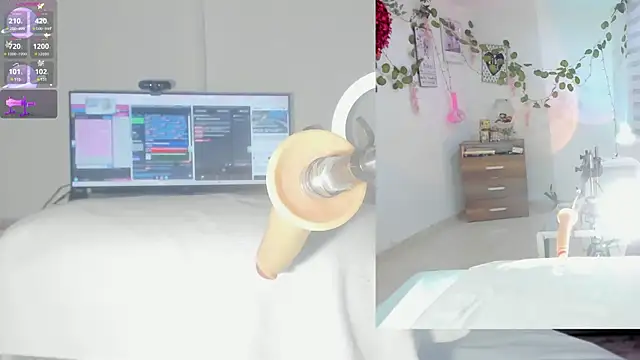 sofi velez online show from 12-16-25, 05:06