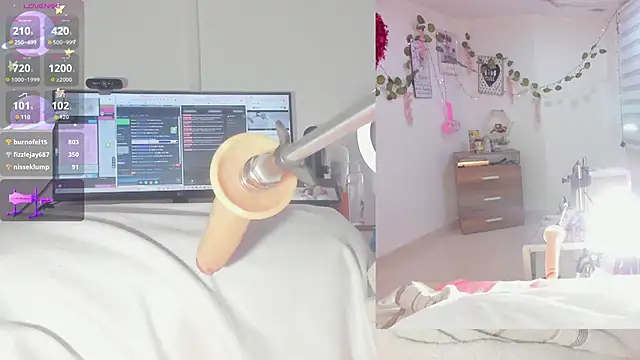 sofi velez online show from 12-13-25, 08:04