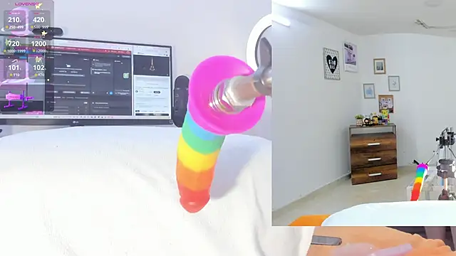 sofi velez online show from 10-03-25, 05:25