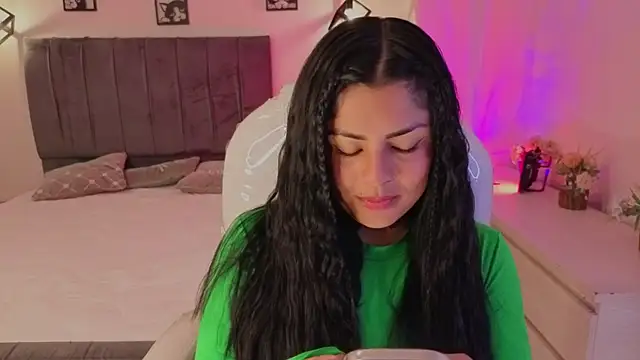 Catalinaa martinez online show from 11-15-25, 03:21