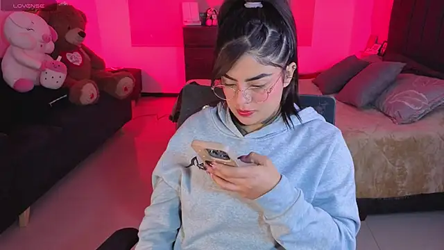 Catalinaa martinez online show from 05-08-26, 02:04