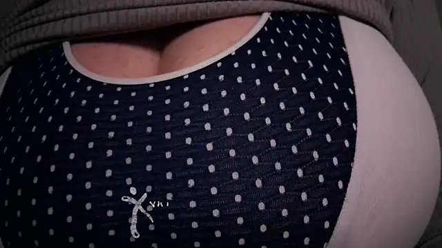 AnnyelinnaLove online show from 12-05-25, 09:23