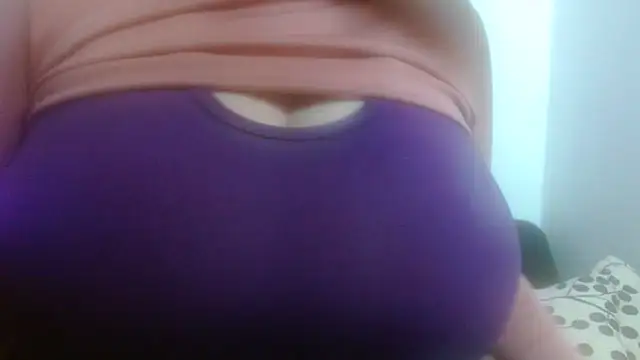 Snapshot of AnnyelinnaLove chatting on 09-18-25, 10:13 AnnyelinnaLove online show from 09-18-25, 10:13
