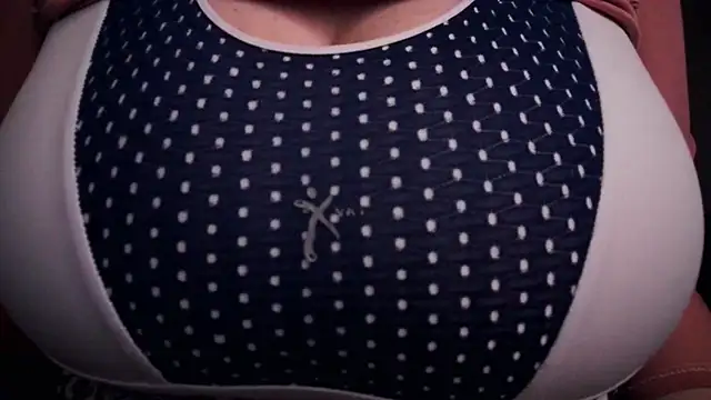 AnnyelinnaLove online show from 12-22-25, 11:38