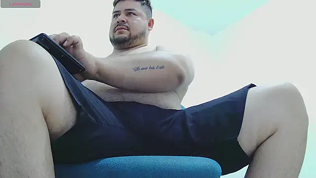 Snapshot of oso_dirty_ chatting on 09-30-25, 06:25 oso dirty online show from 09-30-25, 06:25