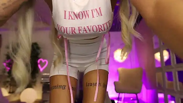 LisaAkira online show from 09-21-25, 07:13