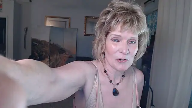 SindeeDix online show from 05-31-26, 12:22