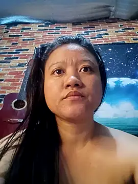 Snapshot of Urchanel chatting on 02-08-25, 10:51 Urchanel online show from 02-08-25, 10:51
