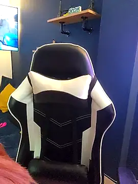 jnilu1227 online show from 02-18-25, 02:27