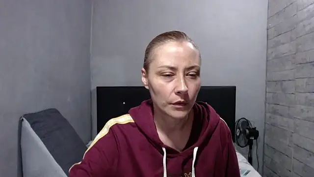 Snapshot of cataanderson_ chatting on 04-07-26, 10:50 cataanderson online show from 04-07-26, 10:50