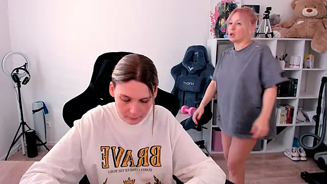 hotblonds online show from 02-21-26, 11:23