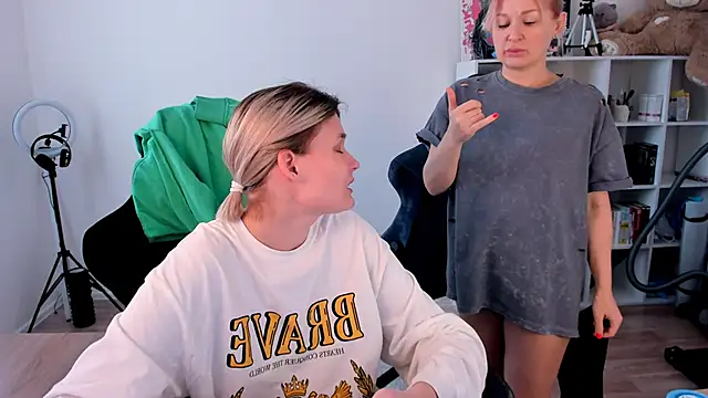 hotblonds online show from 02-19-26, 11:51