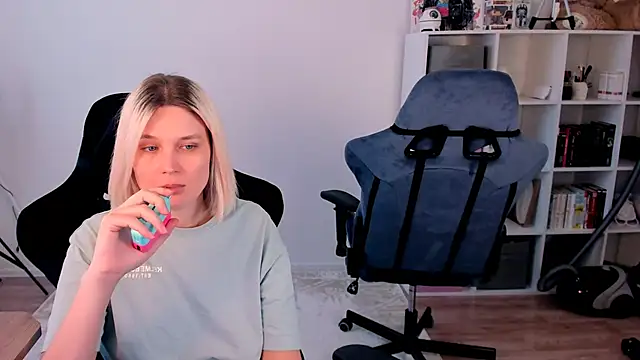 hotblonds online show from 01-09-26, 12:01