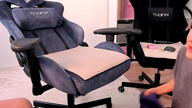 hotblonds online show from 02-26-26, 12:05