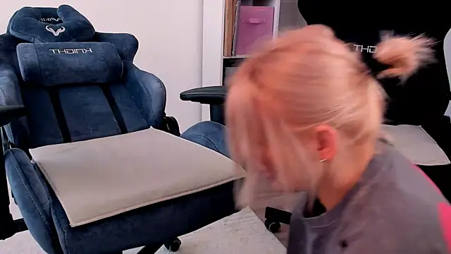 hotblonds online show from 03-01-26, 11:43