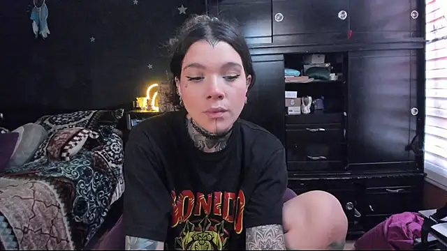 Snapshot of Lilmarieee chatting on 03-04-25, 03:15 Lilmarieee online show from 03-04-25, 03:15