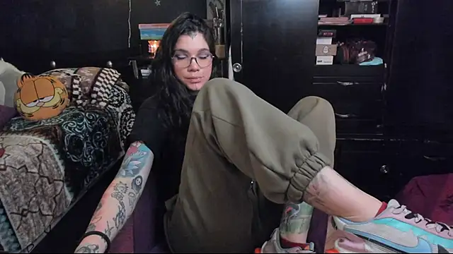 Snapshot of Lilmarieee chatting on 03-20-25, 01:13 Lilmarieee online show from 03-20-25, 01:13
