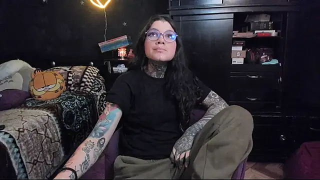 Snapshot of Lilmarieee chatting on 03-19-25, 10:09 Lilmarieee online show from 03-19-25, 10:09