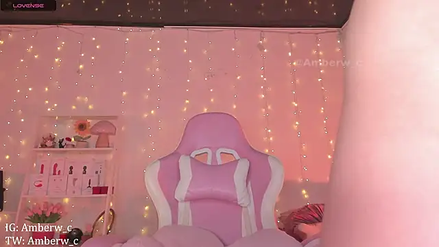 Ambeerouse online show from 10-13-25, 01:40