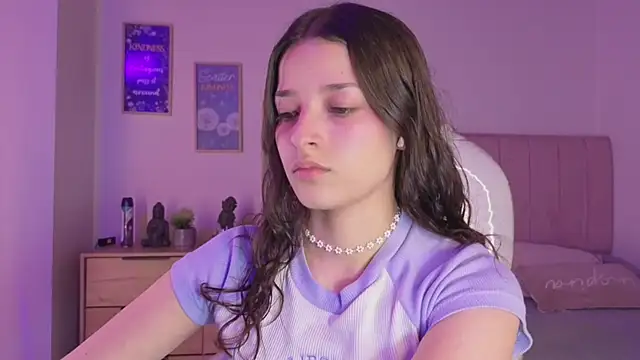 Amaia Daniells online show from 11-12-25, 03:43