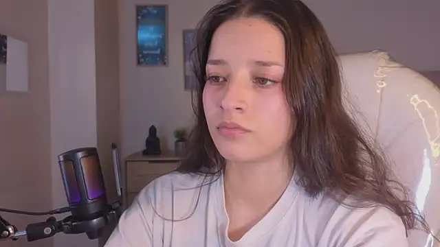 Amaia Daniells online show from 01-12-26, 04:19