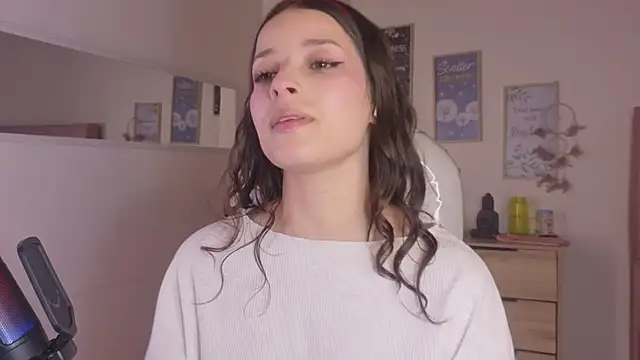 Amaia Daniells online show from 11-05-25, 03:31