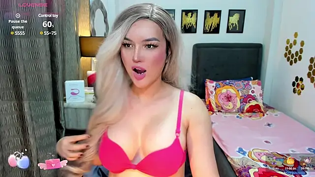 Snapshot of TwilightMistress69 chatting on 02-25-25, 09:31 TwilightMistress69 online show from 02-25-25, 09:31