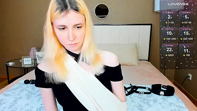 Snapshot of fleximona chatting on 10-11-25, 10:27 fleximona online show from 10-11-25, 10:27