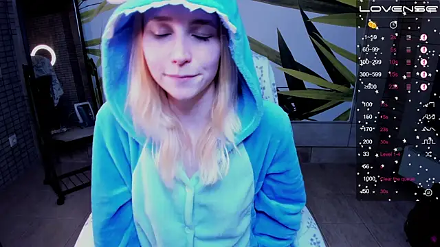 Snapshot of fleximona chatting on 10-19-25, 08:44 fleximona online show from 10-19-25, 08:44