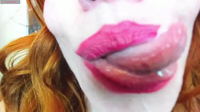 Snapshot of softlysoftlyasbeauty chatting on 02-26-25, 02:16 softlysoftlyasbeauty online show from 02-26-25, 02:16