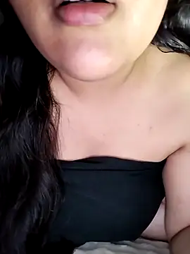 Annerae online show from 04-13-26, 03:27