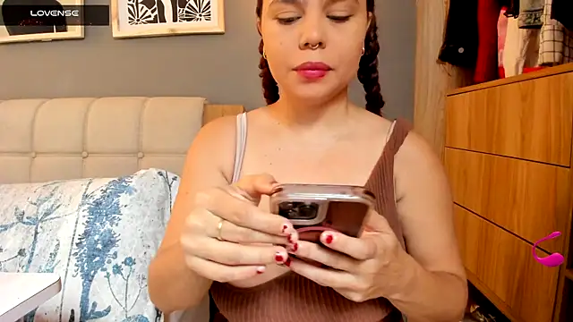 Snapshot of Ash_milk chatting on 06-10-26, 01:34 Ash milk online show from 06-10-26, 01:34