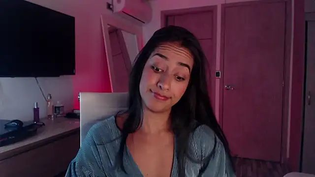 Snapshot of Brown_skin11 chatting on 10-17-25, 10:22 Brown skin11 online show from 10-17-25, 10:22
