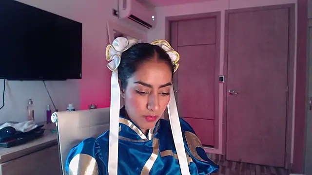 Snapshot of Brown_skin11 chatting on 10-19-25, 08:44 Brown skin11 online show from 10-19-25, 08:44