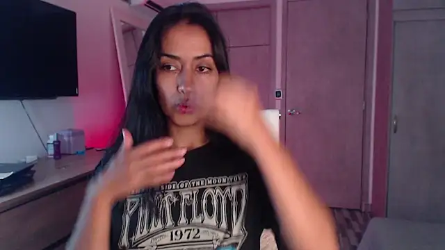 Snapshot of Brown_skin11 chatting on 09-22-25, 09:10 Brown skin11 online show from 09-22-25, 09:10