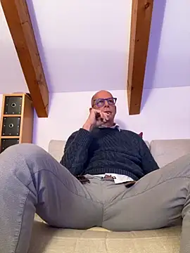 Relnnet online show from 10-26-25, 04:40