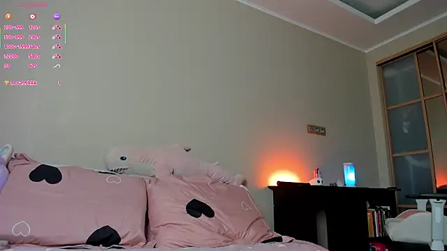 YaraAveiri online show from 10-03-25, 09:55