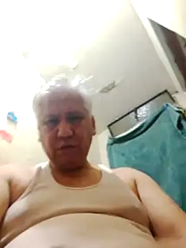 Snapshot of Momlover2022 chatting on 04-09-26, 06:47 Momlover2022 online show from 04-09-26, 06:47