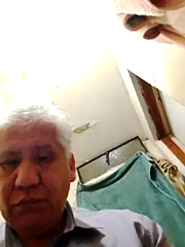 Snapshot of Momlover2022 chatting on 04-12-26, 06:38 Momlover2022 online show from 04-12-26, 06:38