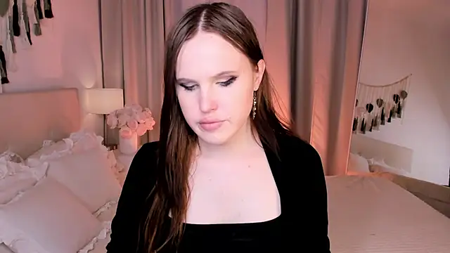 EffieMinki online show from 06-19-26, 08:58