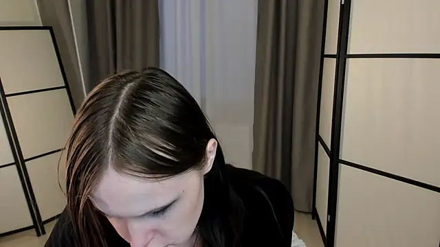 EffieMinki online show from 04-02-26, 06:09