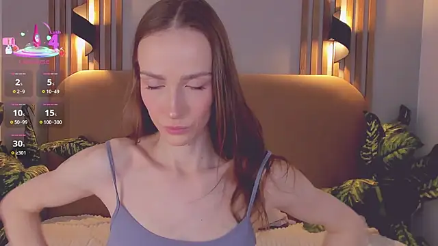 Kira Quinn online show from 12-23-25, 07:18