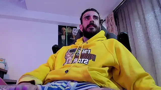 Snapshot of harry_reems1 chatting on 02-04-25, 03:15 harry reems1 online show from 02-04-25, 03:15