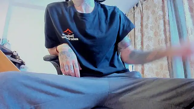 Snapshot of harry_reems1 chatting on 03-22-25, 01:08 harry reems1 online show from 03-22-25, 01:08